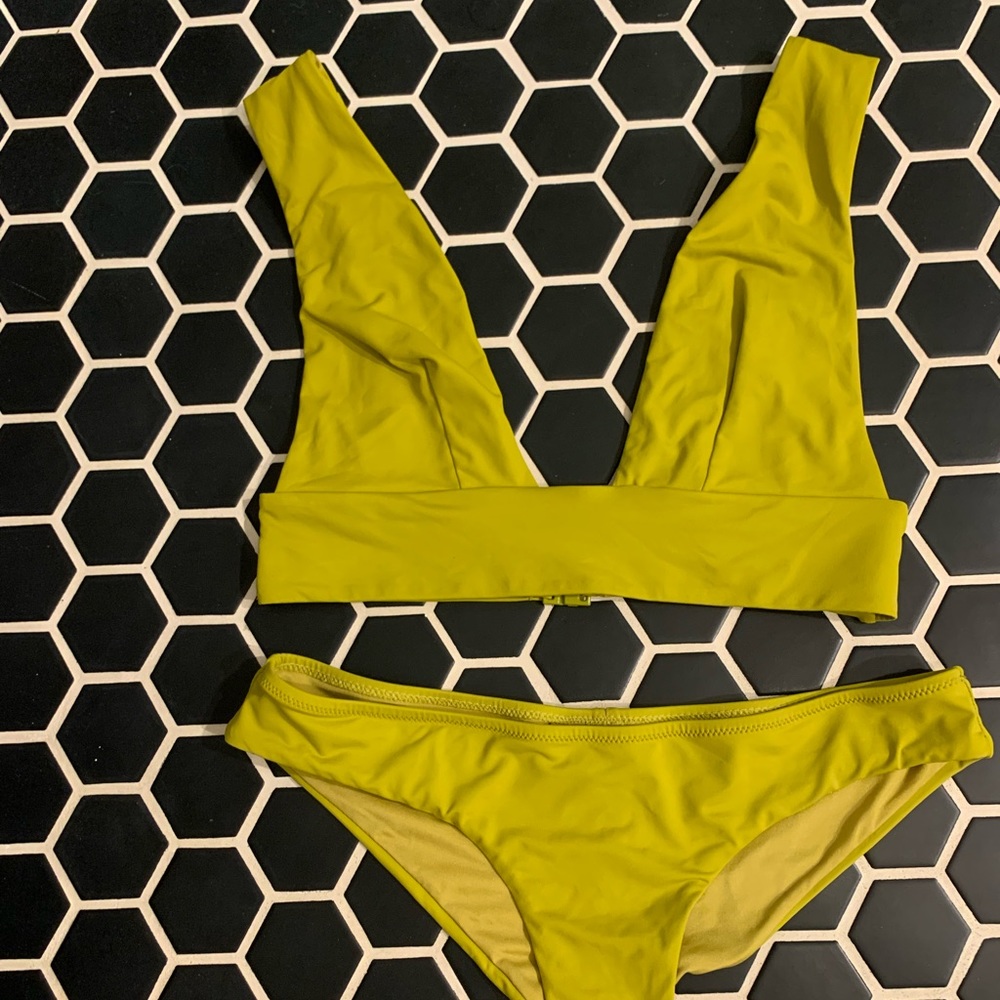 SWIMSUIT (never worn) so cute